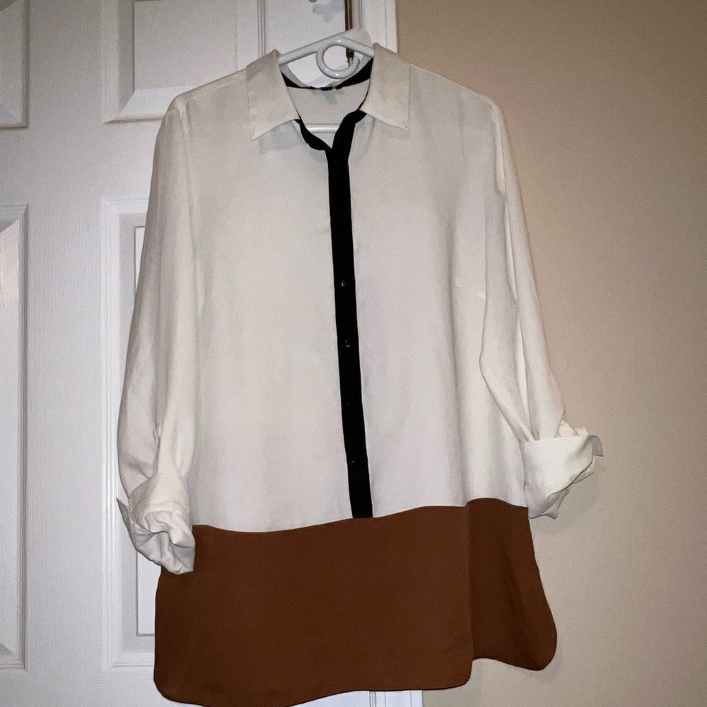 83. Talbots Cream And Tan Color Block Button Down… - image 5